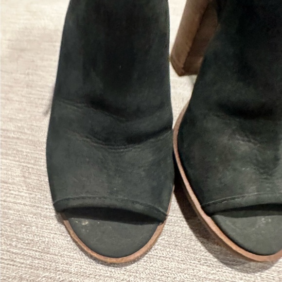 Lucky Brand Heels - Picture 2 of 7